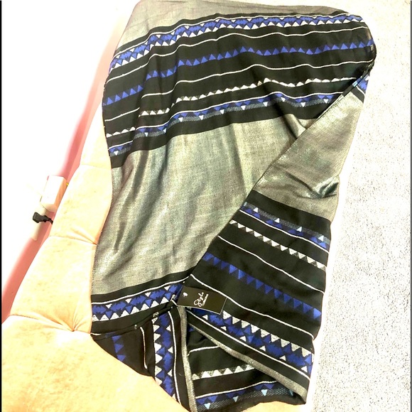 STYLE COLLECTIVE infinity scarf black/silver with blue triangle pattern NWT - Picture 4 of 10